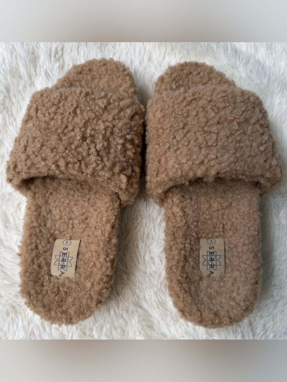 Serra Women’s Plush Slide Slippers in Camel Brown size 9